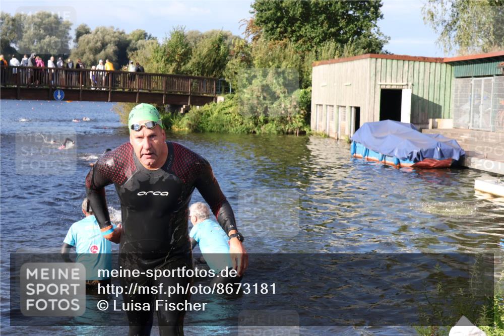 31.08.2025 - Elbe Triathlon Hamburg Luisa Fischer http://msf.ph/oto/8673181 31.08.2025 08:42:10 Schwimmen 300, 343, 364 meine-sportfotos.de