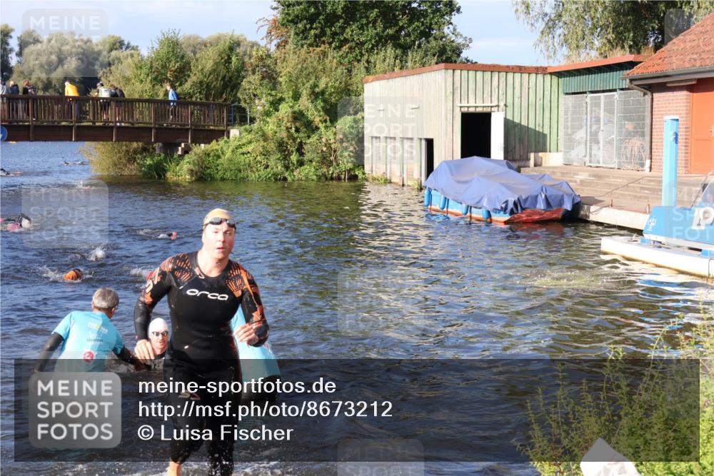 31.08.2025 - Elbe Triathlon Hamburg Luisa Fischer http://msf.ph/oto/8673212 31.08.2025 08:42:19 Schwimmen 300, 352 meine-sportfotos.de