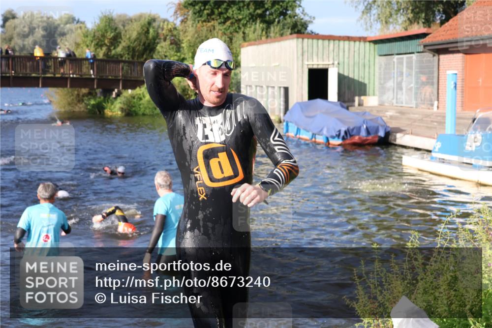 31.08.2025 - Elbe Triathlon Hamburg Luisa Fischer http://msf.ph/oto/8673240 31.08.2025 08:42:25 Schwimmen 252, 276, 352 meine-sportfotos.de