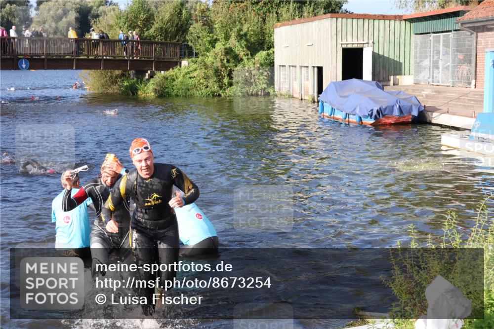 31.08.2025 - Elbe Triathlon Hamburg Luisa Fischer http://msf.ph/oto/8673254 31.08.2025 08:42:32 Schwimmen 252, 272, 276, 367 meine-sportfotos.de