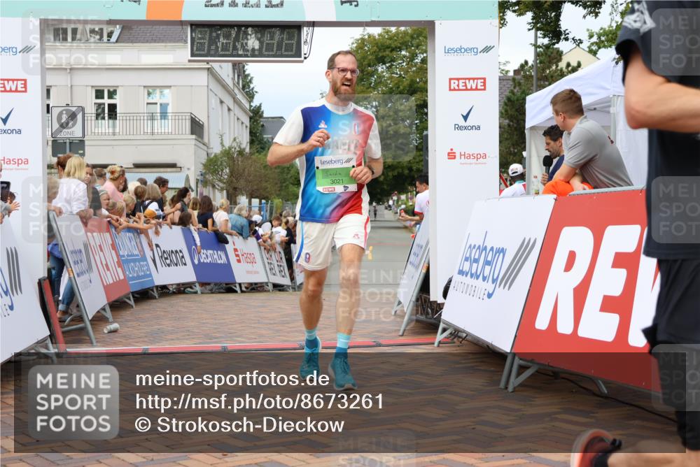 31.08.2025 - 21. Blankeneser Heldenlauf Strokosch-Dieckow http://msf.ph/oto/8673261 31.08.2025 10:51:45 Ziel 3627, 3021 meine-sportfotos.de