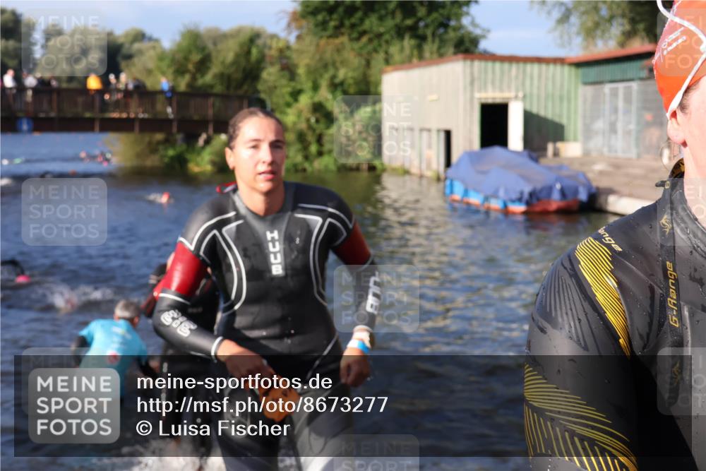 31.08.2025 - Elbe Triathlon Hamburg Luisa Fischer http://msf.ph/oto/8673277 31.08.2025 08:42:35 Schwimmen 252, 272, 276, 367 meine-sportfotos.de