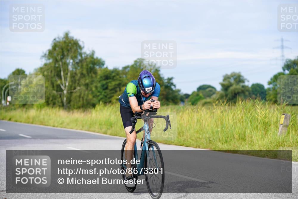 31.08.2025 - Elbe Triathlon Hamburg Michael Burmester http://msf.ph/oto/8673301 31.08.2025 10:10:57 Radfahren 521, 606, 627, 692, 785 meine-sportfotos.de