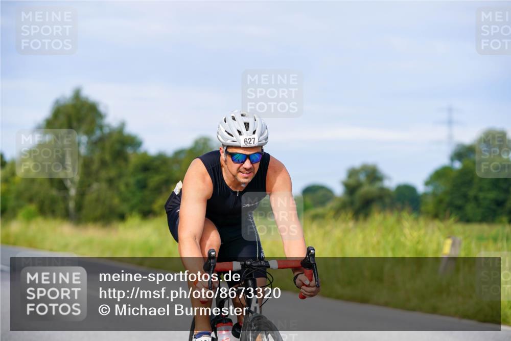 31.08.2025 - Elbe Triathlon Hamburg Michael Burmester http://msf.ph/oto/8673320 31.08.2025 10:10:59 Radfahren 418, 627, 692 meine-sportfotos.de