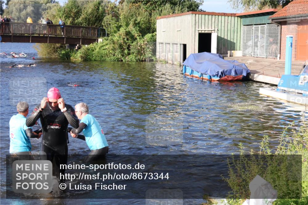 31.08.2025 - Elbe Triathlon Hamburg Luisa Fischer http://msf.ph/oto/8673344 31.08.2025 08:42:46 Schwimmen 270, 369 meine-sportfotos.de