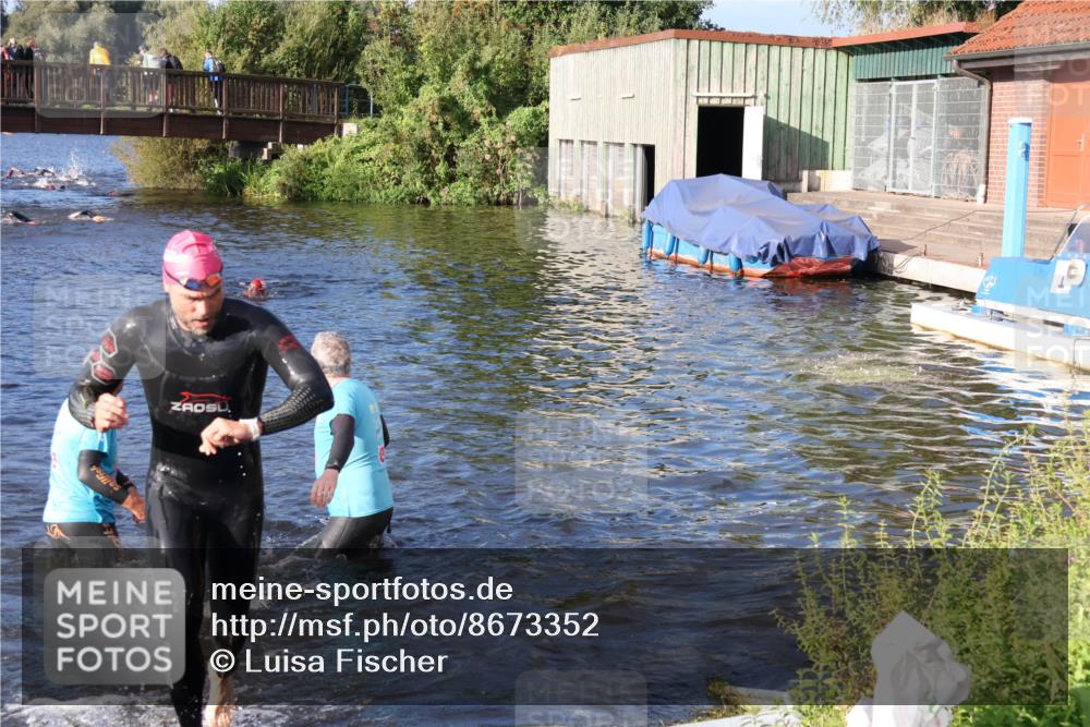 31.08.2025 - Elbe Triathlon Hamburg Luisa Fischer http://msf.ph/oto/8673352 31.08.2025 08:42:47 Schwimmen 270, 369 meine-sportfotos.de