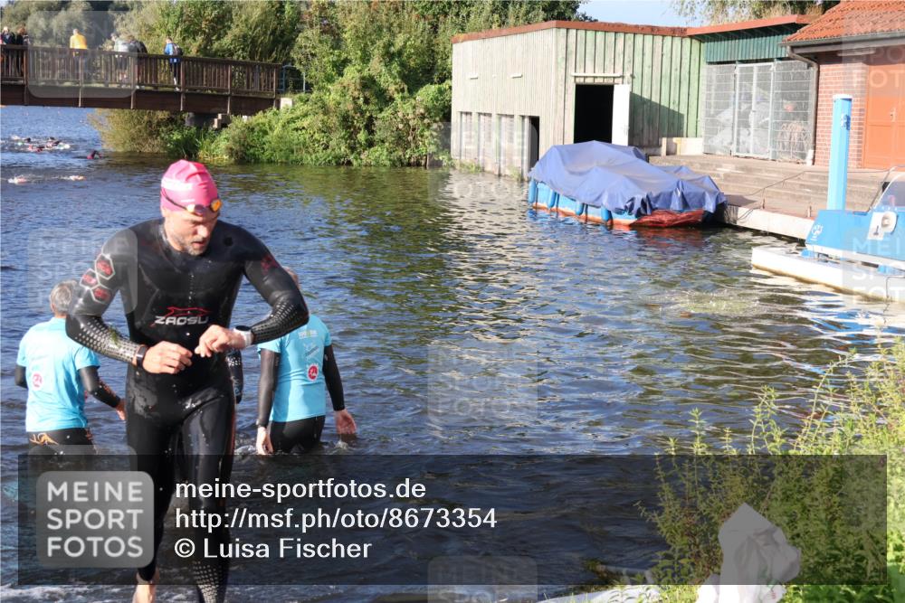 31.08.2025 - Elbe Triathlon Hamburg Luisa Fischer http://msf.ph/oto/8673354 31.08.2025 08:42:47 Schwimmen 270, 369 meine-sportfotos.de