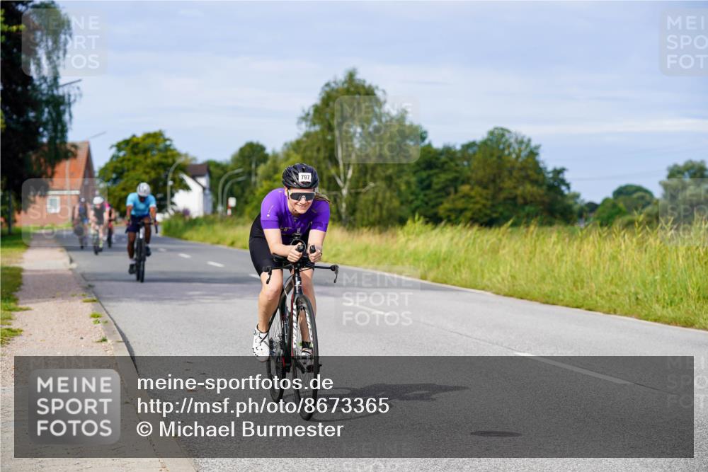 31.08.2025 - Elbe Triathlon Hamburg Michael Burmester http://msf.ph/oto/8673365 31.08.2025 10:11:25 Radfahren 483, 650, 797, 830, 840, 853 meine-sportfotos.de