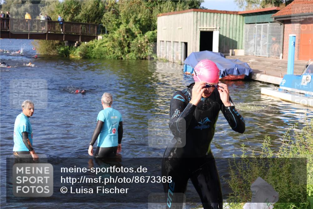 31.08.2025 - Elbe Triathlon Hamburg Luisa Fischer http://msf.ph/oto/8673368 31.08.2025 08:42:50 Schwimmen 270, 369 meine-sportfotos.de