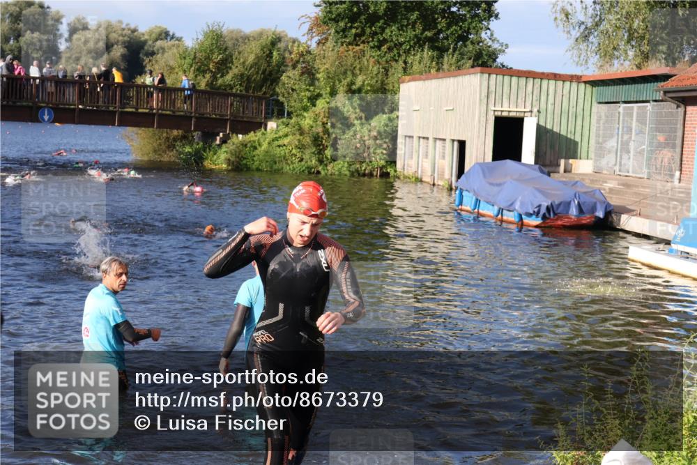 31.08.2025 - Elbe Triathlon Hamburg Luisa Fischer http://msf.ph/oto/8673379 31.08.2025 08:43:09 Schwimmen 265 meine-sportfotos.de