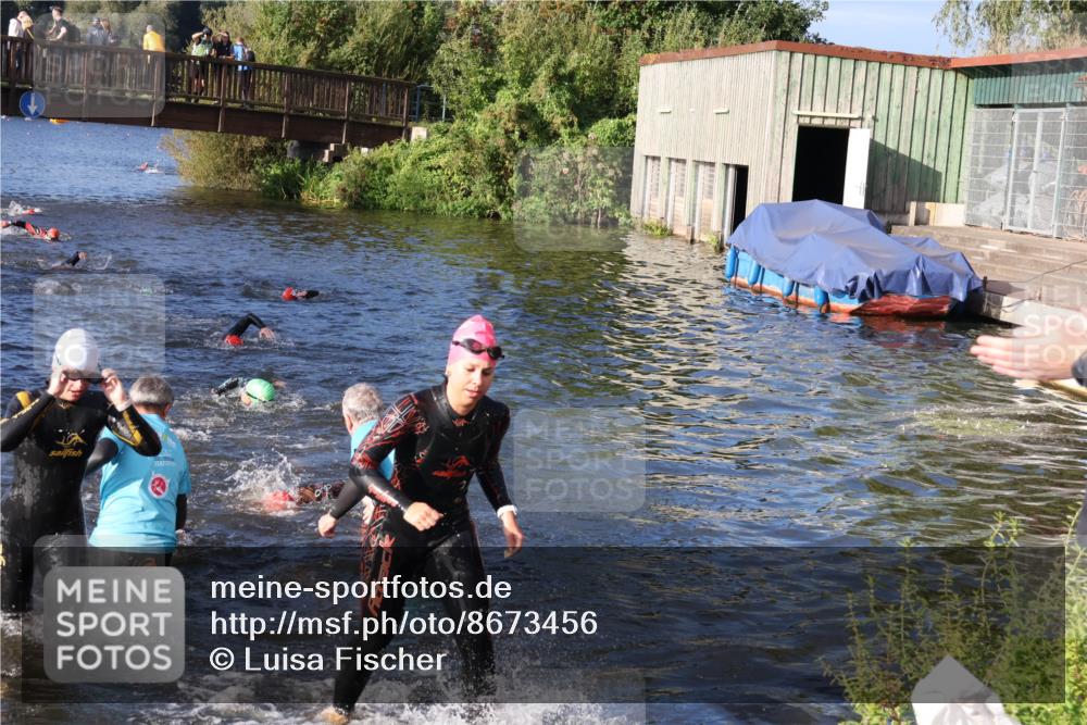 31.08.2025 - Elbe Triathlon Hamburg Luisa Fischer http://msf.ph/oto/8673456 31.08.2025 08:43:44 Schwimmen 279, 298, 303, 314, 376 meine-sportfotos.de