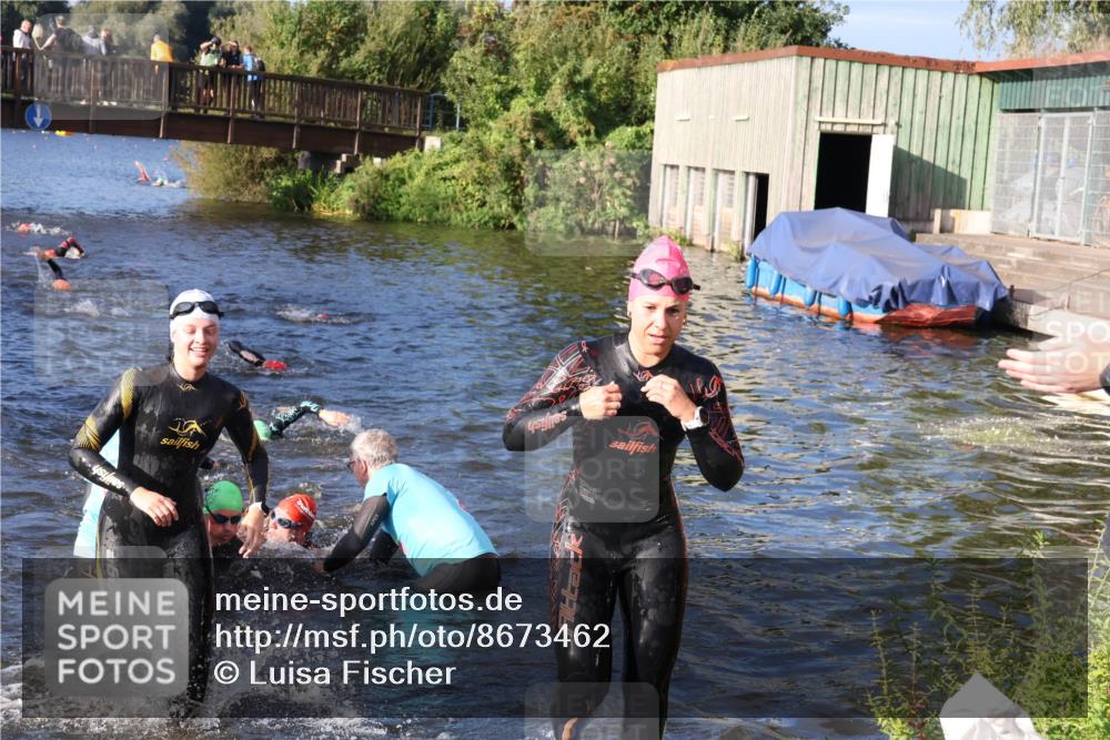 31.08.2025 - Elbe Triathlon Hamburg Luisa Fischer http://msf.ph/oto/8673462 31.08.2025 08:43:45 Schwimmen 279, 298, 303, 314, 376 meine-sportfotos.de