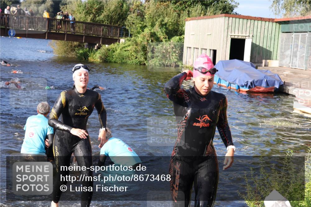 31.08.2025 - Elbe Triathlon Hamburg Luisa Fischer http://msf.ph/oto/8673468 31.08.2025 08:43:46 Schwimmen 279, 283, 298, 303, 314, 376 meine-sportfotos.de