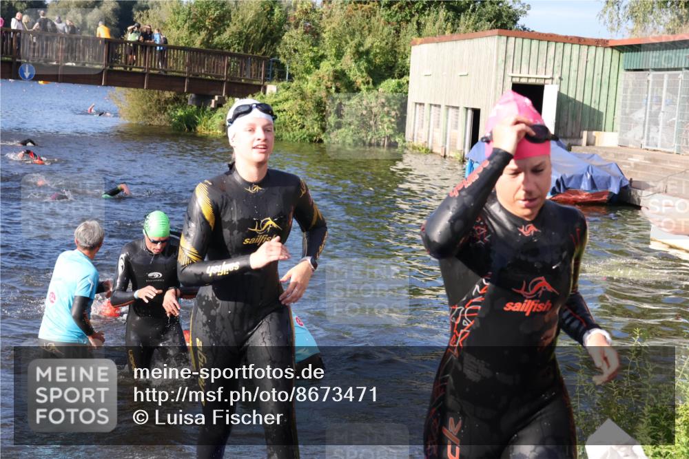 31.08.2025 - Elbe Triathlon Hamburg Luisa Fischer http://msf.ph/oto/8673471 31.08.2025 08:43:47 Schwimmen 279, 283, 298, 303, 314, 376 meine-sportfotos.de