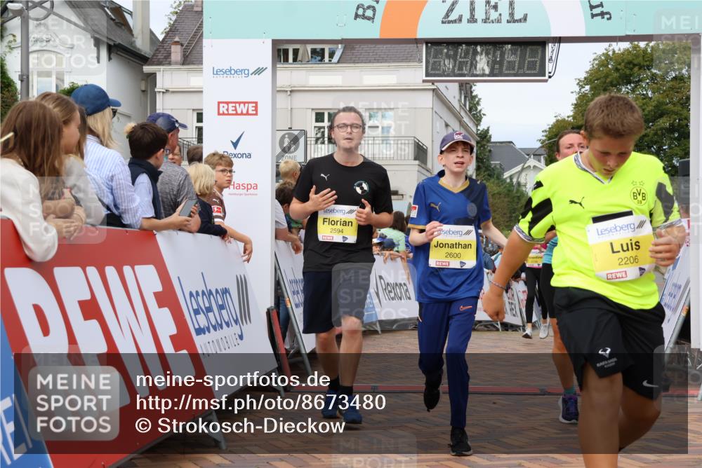 31.08.2025 - 21. Blankeneser Heldenlauf Strokosch-Dieckow http://msf.ph/oto/8673480 31.08.2025 10:30:56 Ziel 2594, 2376, 2209, 2136, 2168, 2600, 2206, 2309, 2310 meine-sportfotos.de