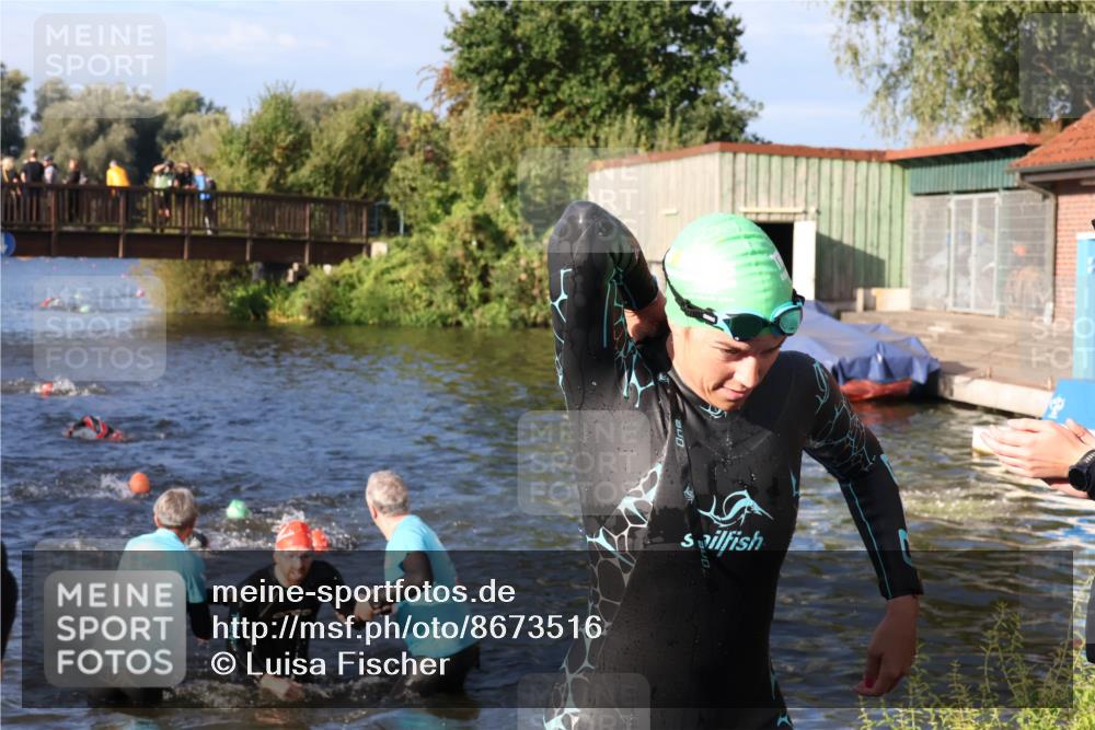 31.08.2025 - Elbe Triathlon Hamburg Luisa Fischer http://msf.ph/oto/8673516 31.08.2025 08:43:57 Schwimmen 279, 283, 370, 375 meine-sportfotos.de