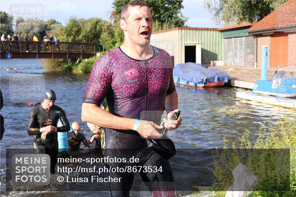 31.08.2025 - Elbe Triathlon Hamburg Luisa Fischer http://msf.ph/oto/8673534 31.08.2025 08:44:09 Schwimmen 256, 257, 321, 370, 373 meine-sportfotos.de