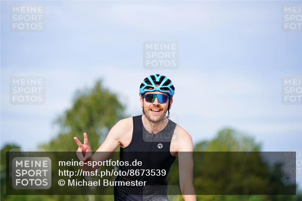 31.08.2025 - Elbe Triathlon Hamburg Michael Burmester http://msf.ph/oto/8673539 31.08.2025 10:12:24 Radfahren 473, 587, 608, 665 meine-sportfotos.de