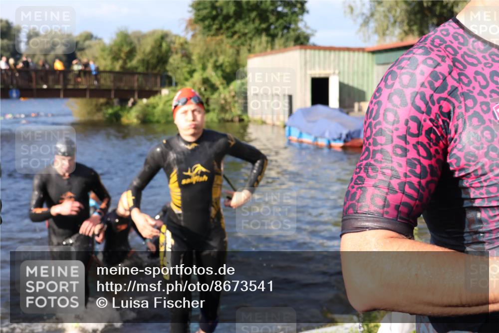 31.08.2025 - Elbe Triathlon Hamburg Luisa Fischer http://msf.ph/oto/8673541 31.08.2025 08:44:09 Schwimmen 256, 257, 321, 370, 373 meine-sportfotos.de