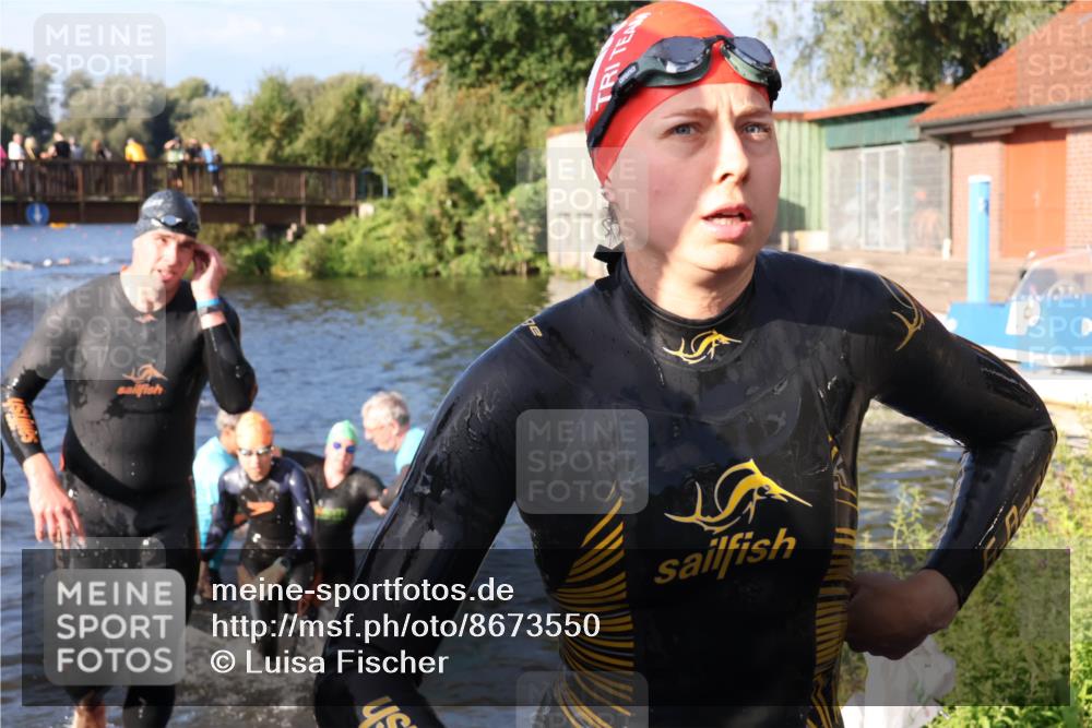 31.08.2025 - Elbe Triathlon Hamburg Luisa Fischer http://msf.ph/oto/8673550 31.08.2025 08:44:11 Schwimmen 256, 257, 321, 370, 373 meine-sportfotos.de