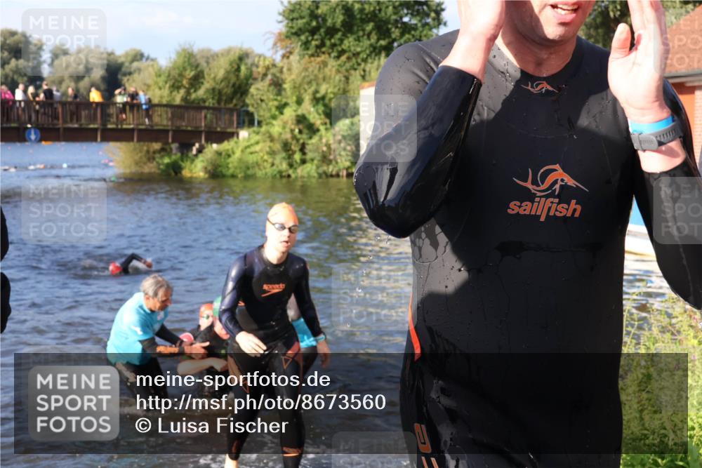 31.08.2025 - Elbe Triathlon Hamburg Luisa Fischer http://msf.ph/oto/8673560 31.08.2025 08:44:12 Schwimmen 256, 257, 321, 373 meine-sportfotos.de