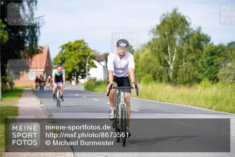 31.08.2025 - Elbe Triathlon Hamburg Michael Burmester http://msf.ph/oto/8673561 31.08.2025 10:12:26 Radfahren 473, 587, 608, 665 meine-sportfotos.de