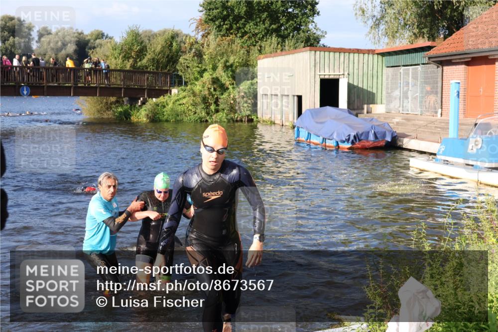 31.08.2025 - Elbe Triathlon Hamburg Luisa Fischer http://msf.ph/oto/8673567 31.08.2025 08:44:13 Schwimmen 256, 257, 321, 373 meine-sportfotos.de
