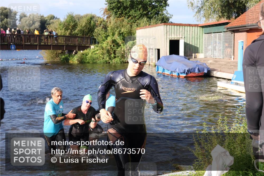 31.08.2025 - Elbe Triathlon Hamburg Luisa Fischer http://msf.ph/oto/8673570 31.08.2025 08:44:14 Schwimmen 256, 321, 373 meine-sportfotos.de