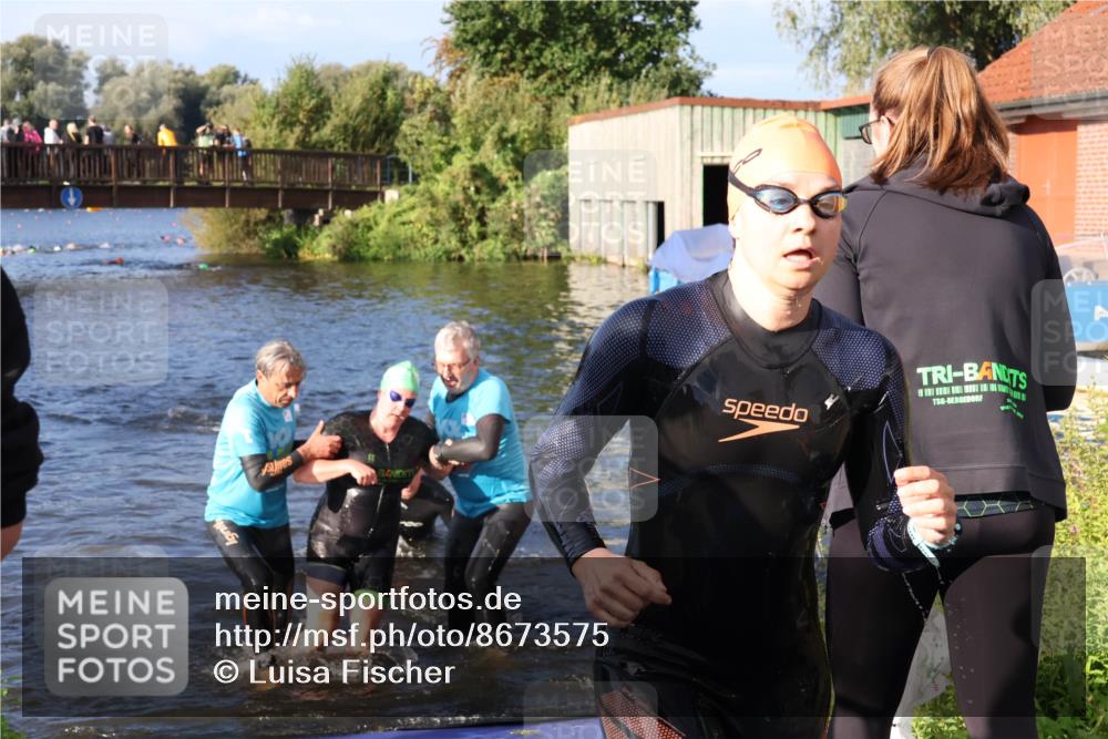 31.08.2025 - Elbe Triathlon Hamburg Luisa Fischer http://msf.ph/oto/8673575 31.08.2025 08:44:14 Schwimmen 256, 321, 373 meine-sportfotos.de
