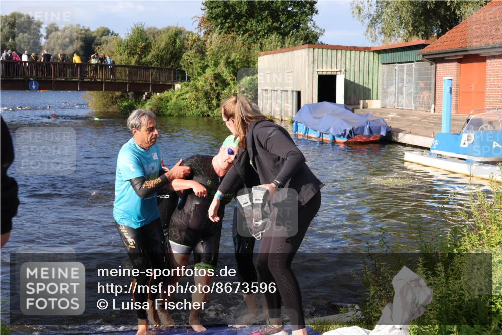 31.08.2025 - Elbe Triathlon Hamburg Luisa Fischer http://msf.ph/oto/8673596 31.08.2025 08:44:16 Schwimmen 256, 321 meine-sportfotos.de