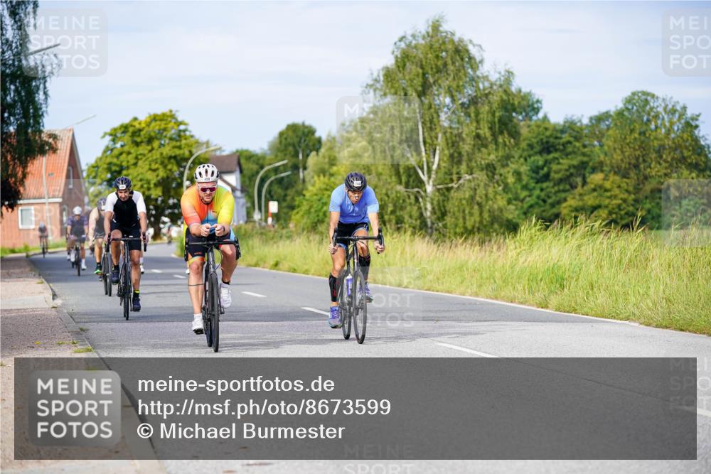 31.08.2025 - Elbe Triathlon Hamburg Michael Burmester http://msf.ph/oto/8673599 31.08.2025 10:12:33 Radfahren 499, 530, 536, 648, 673, 708, 748, 848 meine-sportfotos.de