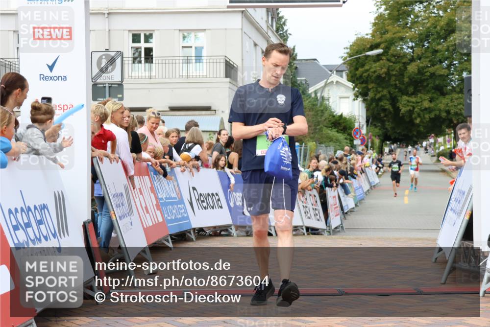 31.08.2025 - 21. Blankeneser Heldenlauf Strokosch-Dieckow http://msf.ph/oto/8673604 31.08.2025 10:51:35 Ziel 2187, 3580, 3030 meine-sportfotos.de