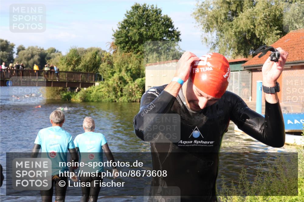 31.08.2025 - Elbe Triathlon Hamburg Luisa Fischer http://msf.ph/oto/8673608 31.08.2025 08:44:29 Schwimmen 335 meine-sportfotos.de