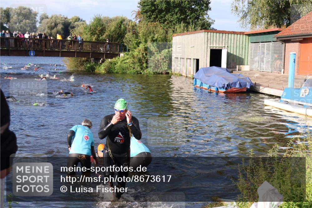 31.08.2025 - Elbe Triathlon Hamburg Luisa Fischer http://msf.ph/oto/8673617 31.08.2025 08:45:10 Schwimmen 311, 331 meine-sportfotos.de