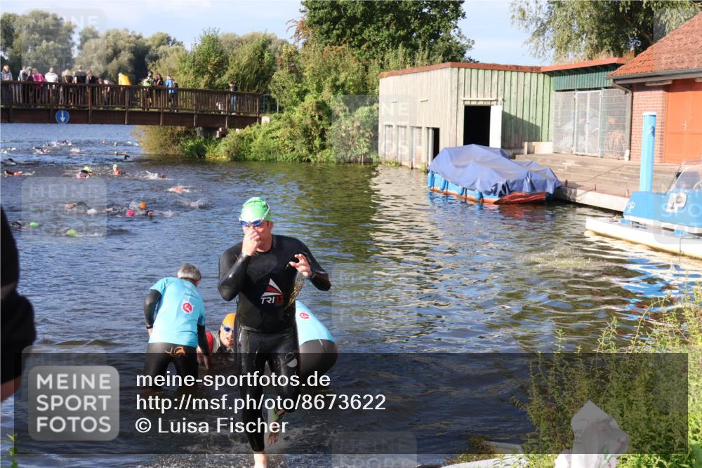 31.08.2025 - Elbe Triathlon Hamburg Luisa Fischer http://msf.ph/oto/8673622 31.08.2025 08:45:11 Schwimmen 311, 331 meine-sportfotos.de