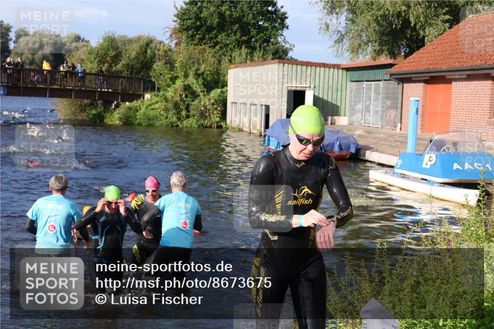 31.08.2025 - Elbe Triathlon Hamburg Luisa Fischer http://msf.ph/oto/8673675 31.08.2025 08:45:31 Schwimmen 267, 269, 320, 348, 368 meine-sportfotos.de