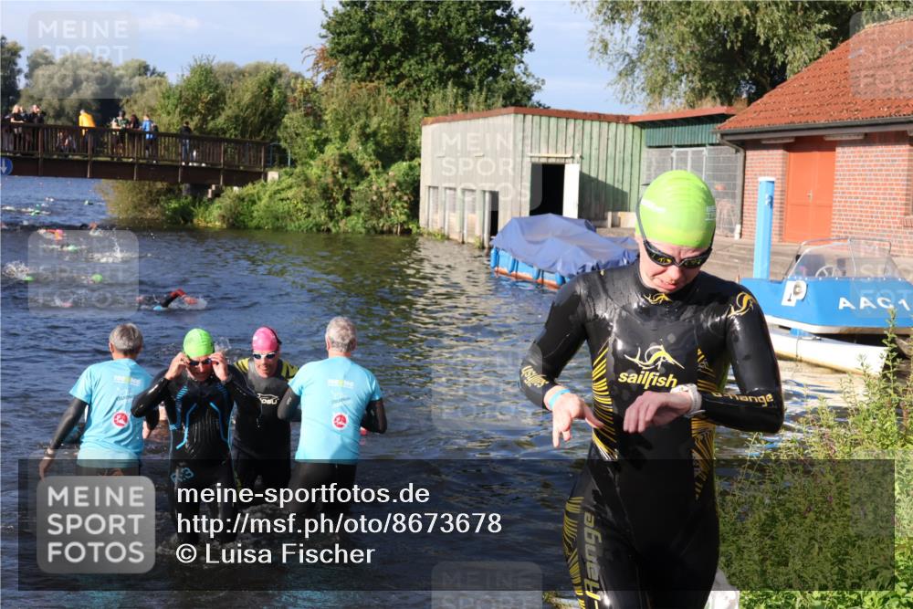 31.08.2025 - Elbe Triathlon Hamburg Luisa Fischer http://msf.ph/oto/8673678 31.08.2025 08:45:31 Schwimmen 267, 269, 320, 348, 368 meine-sportfotos.de