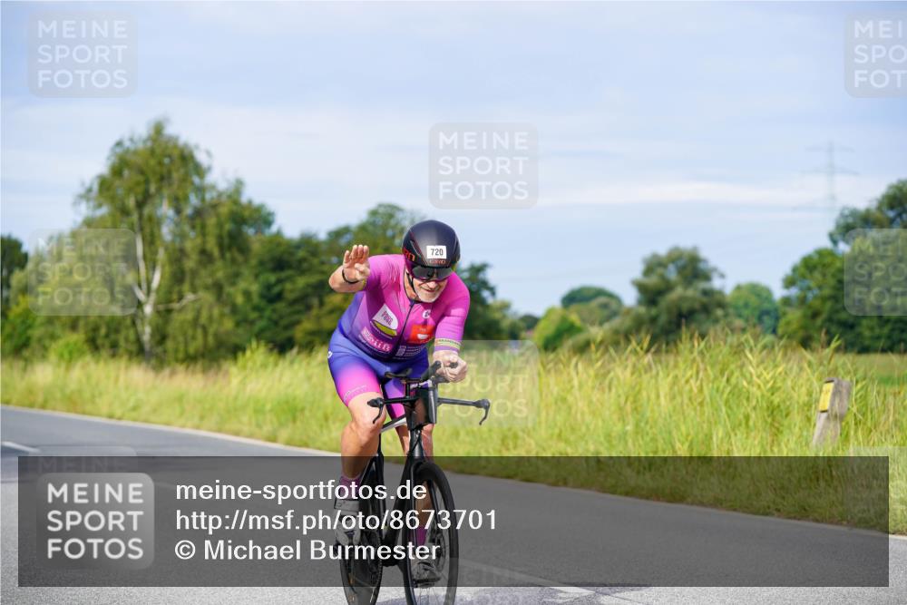 31.08.2025 - Elbe Triathlon Hamburg Michael Burmester http://msf.ph/oto/8673701 31.08.2025 10:12:43 Radfahren 530, 669, 700, 720, 813, 815 meine-sportfotos.de