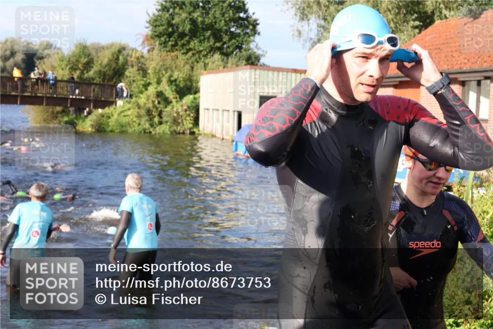 31.08.2025 - Elbe Triathlon Hamburg Luisa Fischer http://msf.ph/oto/8673753 31.08.2025 08:45:44 Schwimmen 264, 269, 292, 319, 384 meine-sportfotos.de