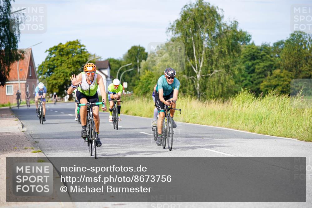 31.08.2025 - Elbe Triathlon Hamburg Michael Burmester http://msf.ph/oto/8673756 31.08.2025 10:12:50 Radfahren 664, 669, 700, 712, 722, 737, 745, 775 meine-sportfotos.de