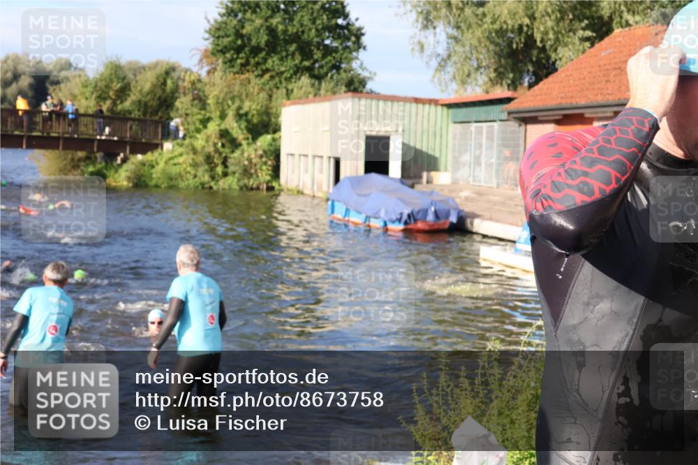 31.08.2025 - Elbe Triathlon Hamburg Luisa Fischer http://msf.ph/oto/8673758 31.08.2025 08:45:45 Schwimmen 264, 292, 319, 384 meine-sportfotos.de