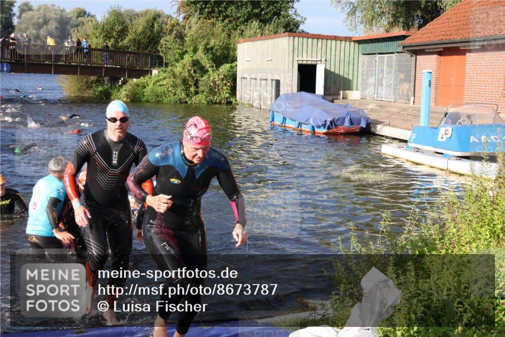 31.08.2025 - Elbe Triathlon Hamburg Luisa Fischer http://msf.ph/oto/8673787 31.08.2025 08:45:52 Schwimmen 260, 261, 285, 292, 324, 334, 384 meine-sportfotos.de