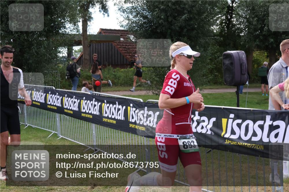 31.08.2025 - Elbe Triathlon Hamburg Luisa Fischer http://msf.ph/oto/8673795 31.08.2025 11:29:17 Laufen 893 meine-sportfotos.de