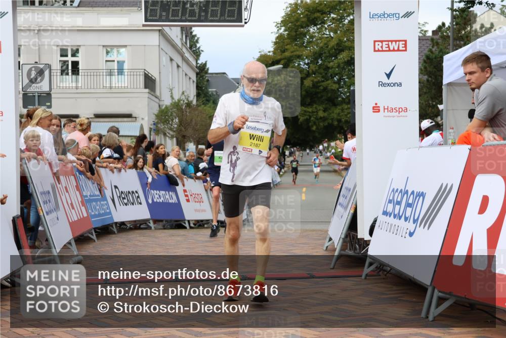 31.08.2025 - 21. Blankeneser Heldenlauf Strokosch-Dieckow http://msf.ph/oto/8673816 31.08.2025 10:51:32 Ziel 2187, 3580, 3030 meine-sportfotos.de