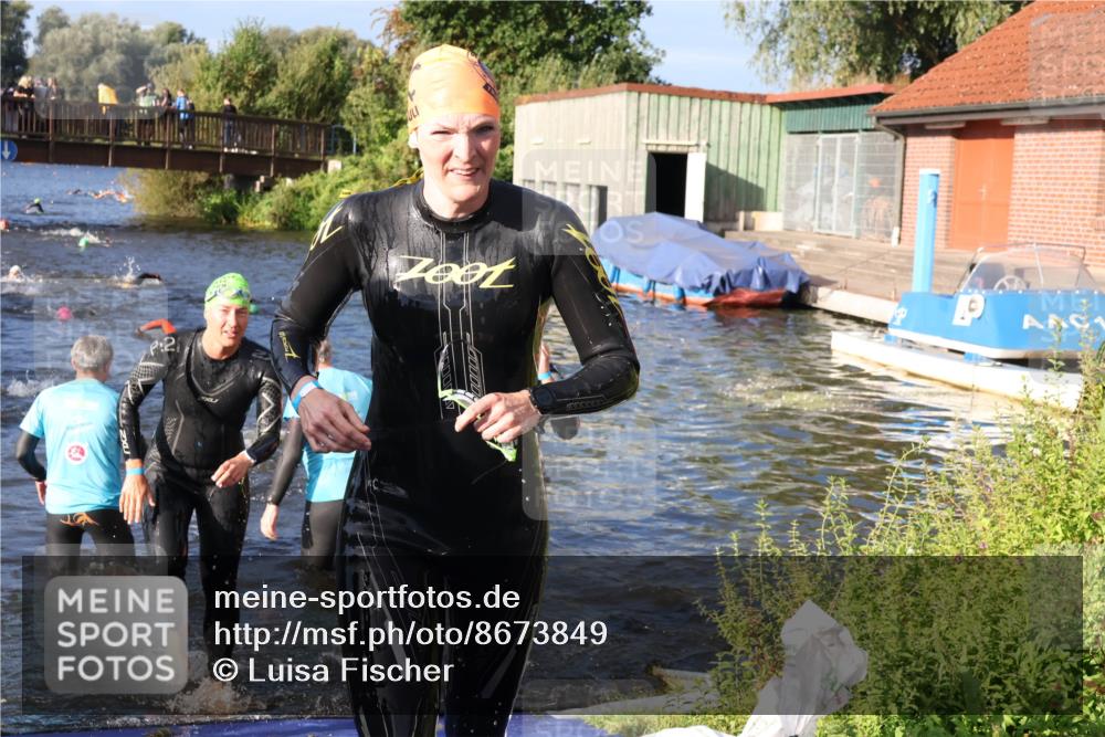 31.08.2025 - Elbe Triathlon Hamburg Luisa Fischer http://msf.ph/oto/8673849 31.08.2025 08:46:00 Schwimmen 246, 260, 261, 285, 324, 334, 360 meine-sportfotos.de