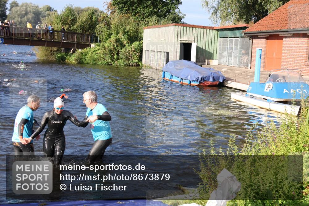 31.08.2025 - Elbe Triathlon Hamburg Luisa Fischer http://msf.ph/oto/8673879 31.08.2025 08:46:04 Schwimmen 246, 260, 285, 360 meine-sportfotos.de