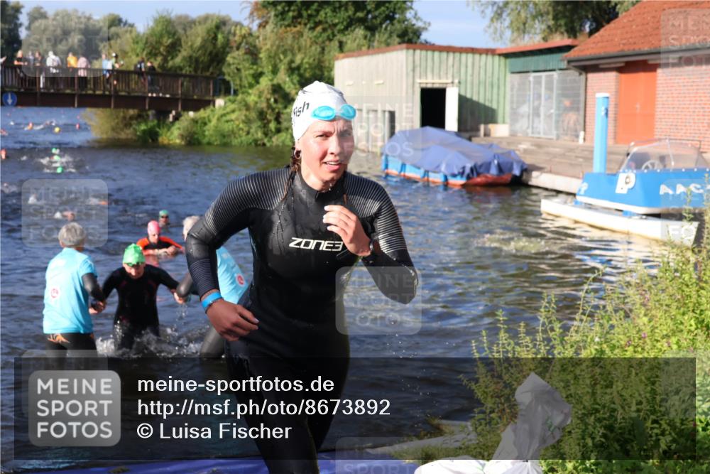 31.08.2025 - Elbe Triathlon Hamburg Luisa Fischer http://msf.ph/oto/8673892 31.08.2025 08:46:08 Schwimmen 246, 280, 360 meine-sportfotos.de