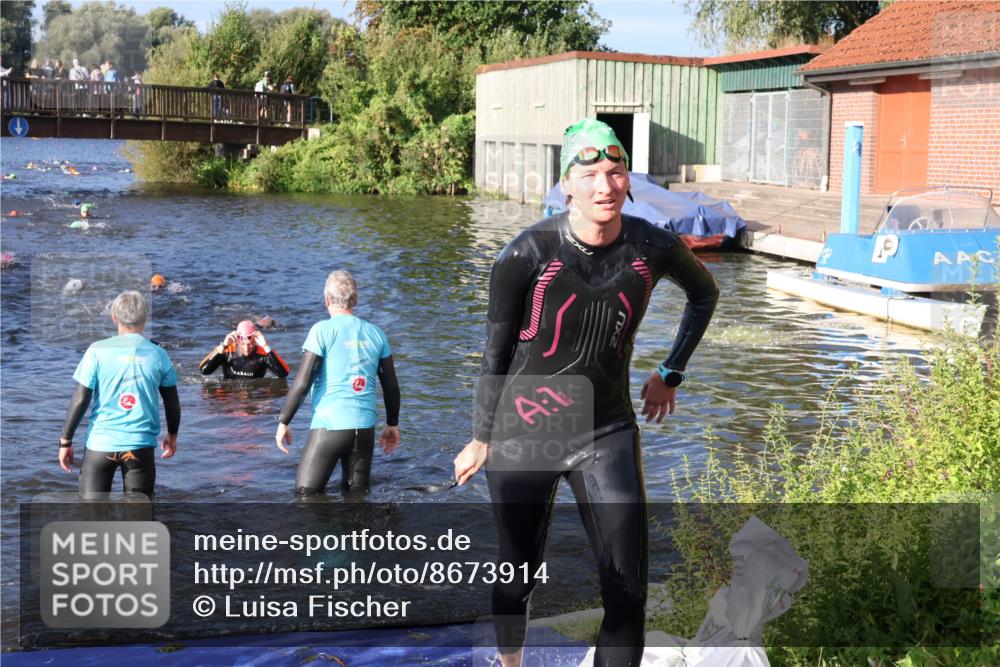 31.08.2025 - Elbe Triathlon Hamburg Luisa Fischer http://msf.ph/oto/8673914 31.08.2025 08:46:11 Schwimmen 246, 280, 360 meine-sportfotos.de