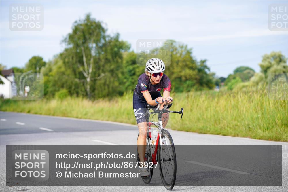 31.08.2025 - Elbe Triathlon Hamburg Michael Burmester http://msf.ph/oto/8673927 31.08.2025 10:13:16 Radfahren 417, 477, 546, 719, 833, 866, 913 meine-sportfotos.de