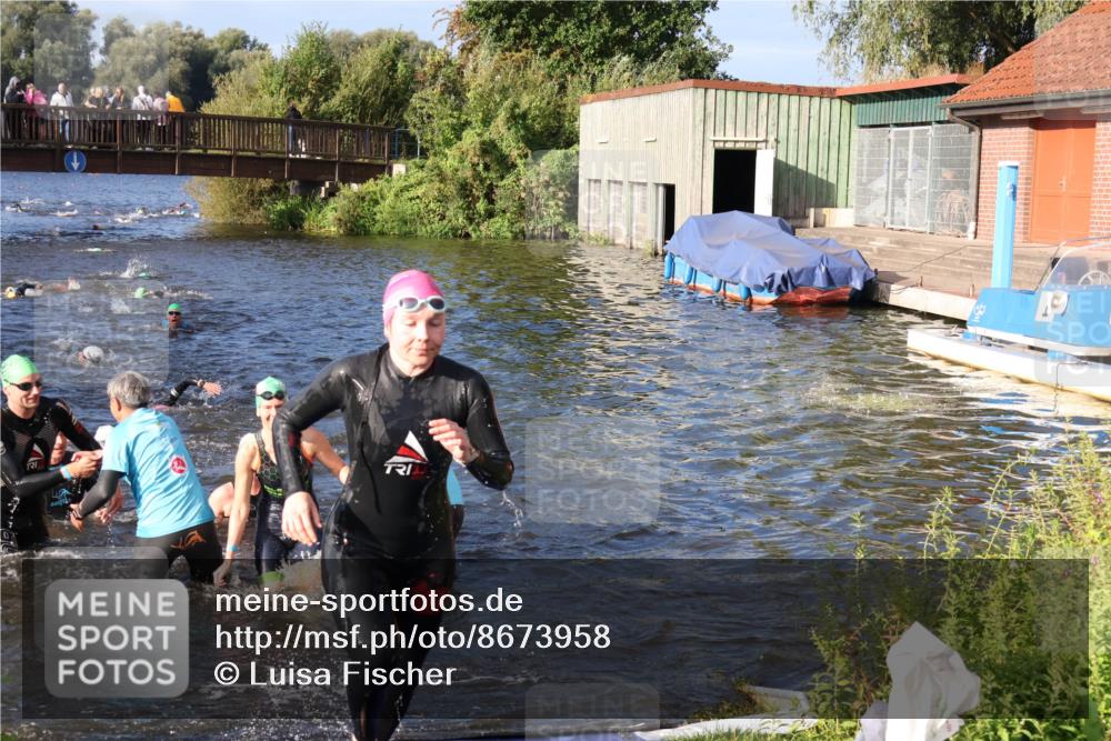 31.08.2025 - Elbe Triathlon Hamburg Luisa Fischer http://msf.ph/oto/8673958 31.08.2025 08:46:22 Schwimmen 280, 281, 287, 291, 301, 305, 315, 346 meine-sportfotos.de